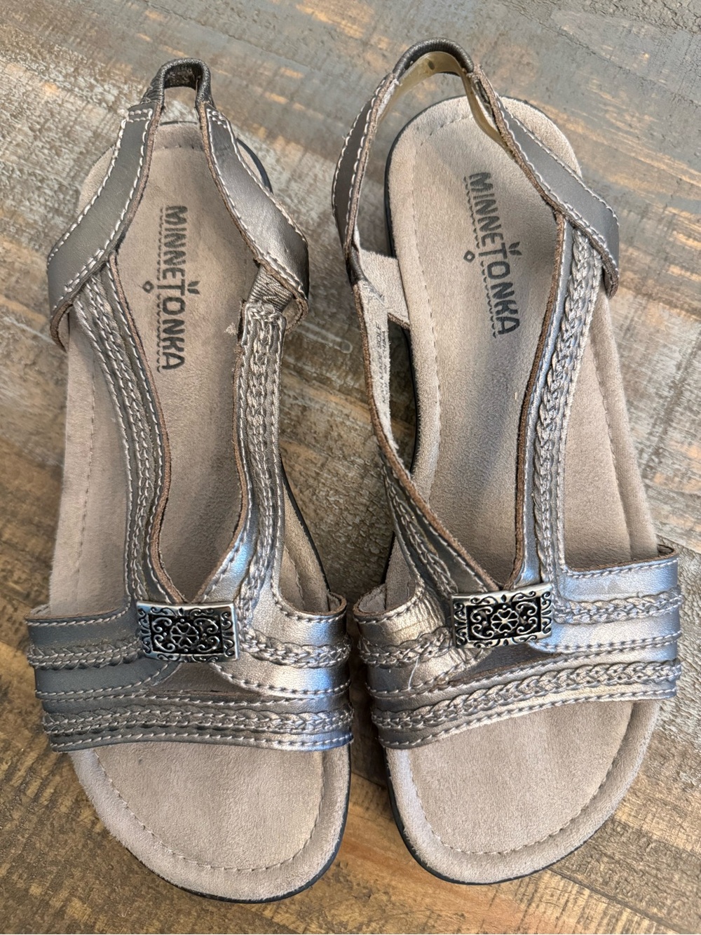 Minnetonka Galina Women's  Slingback Metallic Pewter T-Strap Sandals